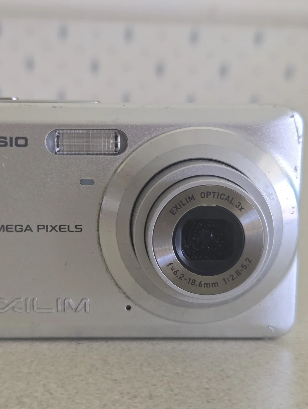 Casio Exilim digital camera 8.1 Mega Pixel 3x zoom